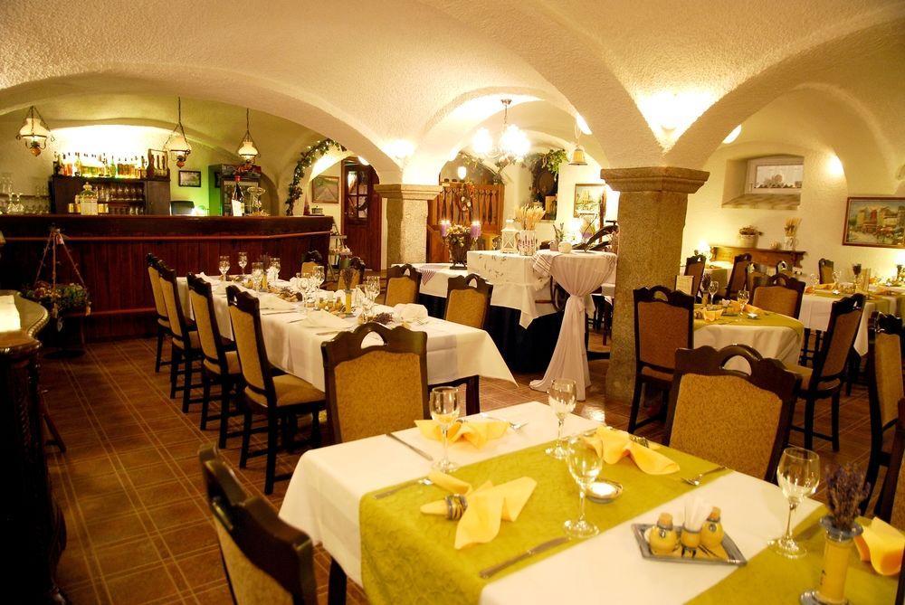 Logis L'Auberge Gutshof Бишофсверда Екстериор снимка