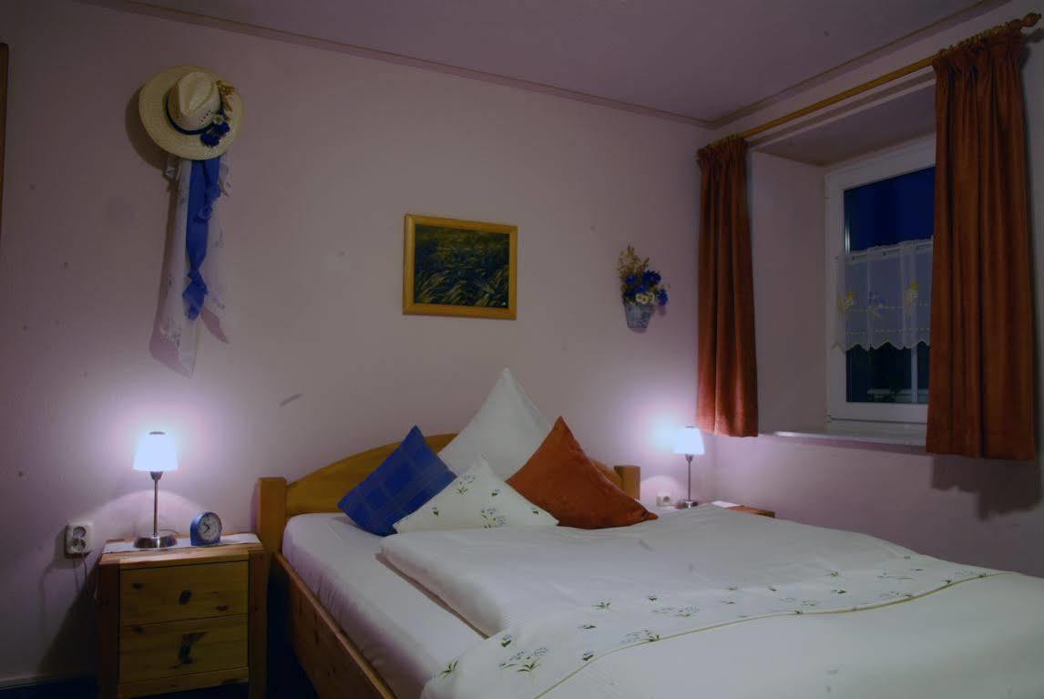 Logis L'Auberge Gutshof Бишофсверда Екстериор снимка