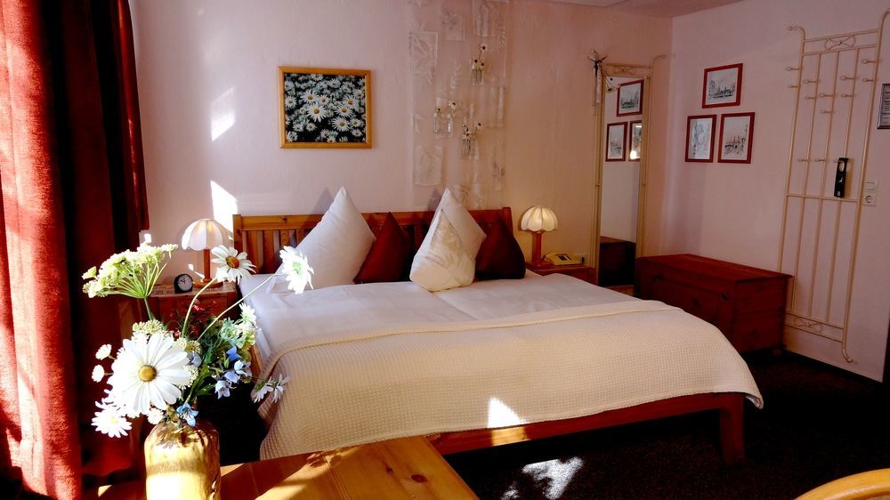Logis L'Auberge Gutshof Бишофсверда Екстериор снимка